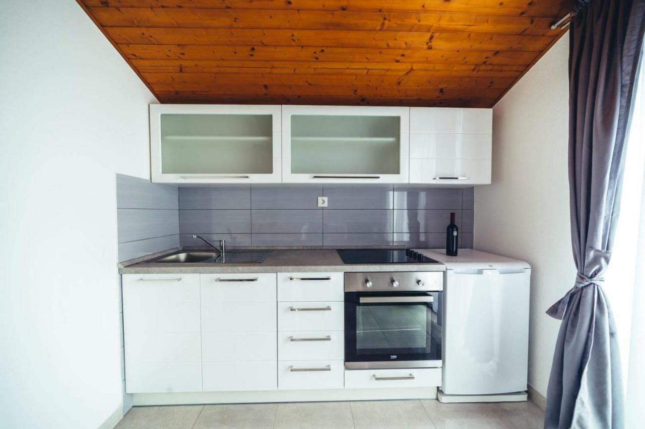 צלינה Apartments Juric מראה חיצוני תמונה