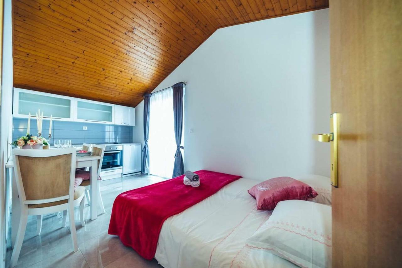 צלינה Apartments Juric מראה חיצוני תמונה