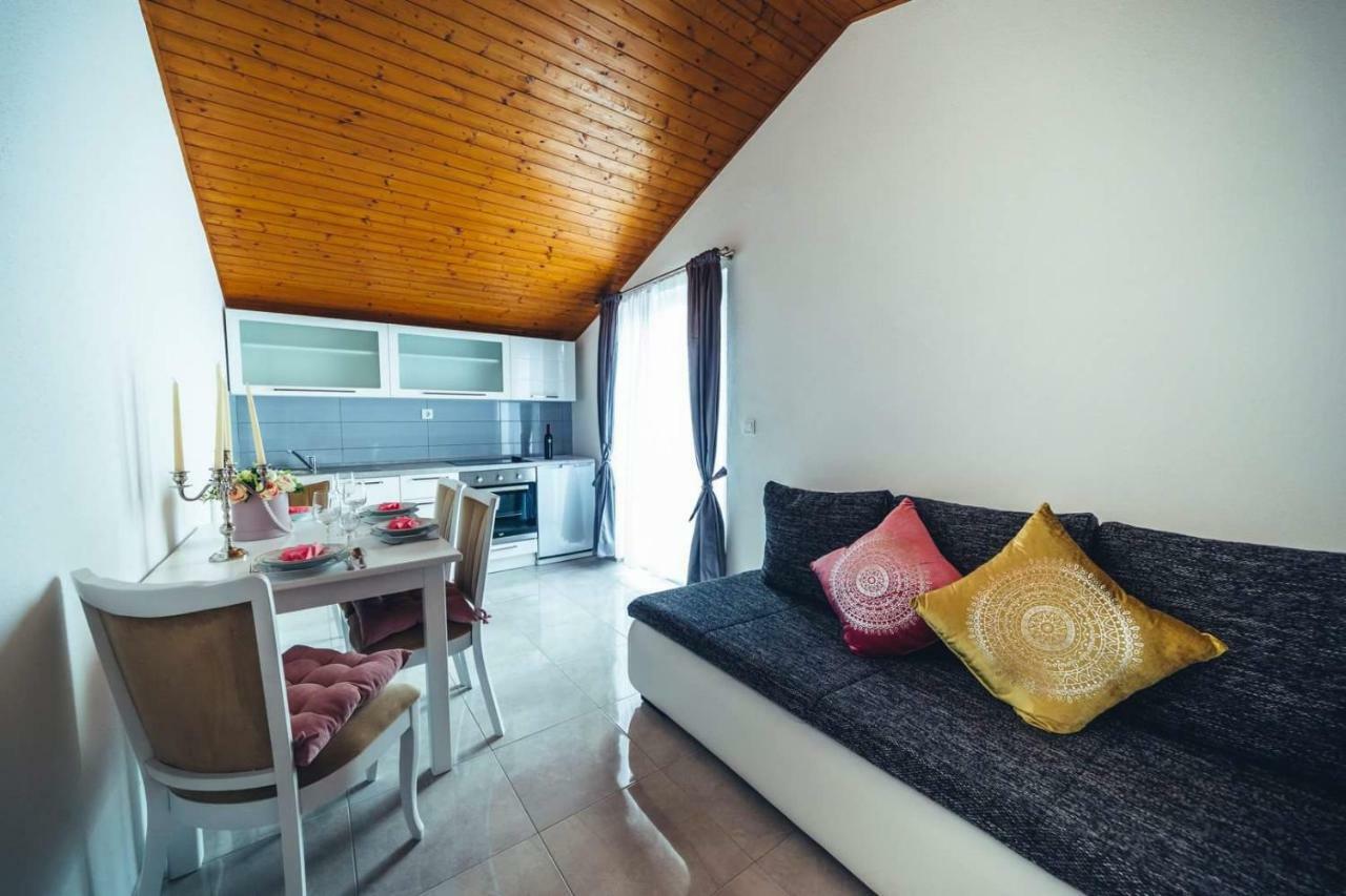 צלינה Apartments Juric מראה חיצוני תמונה